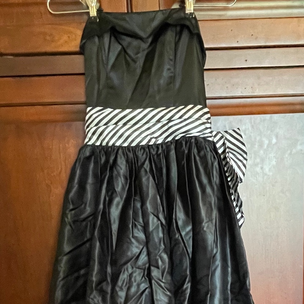 Black with White Formal Jessica McClintock Vintage 1980s Floor Length Gown Sz 5